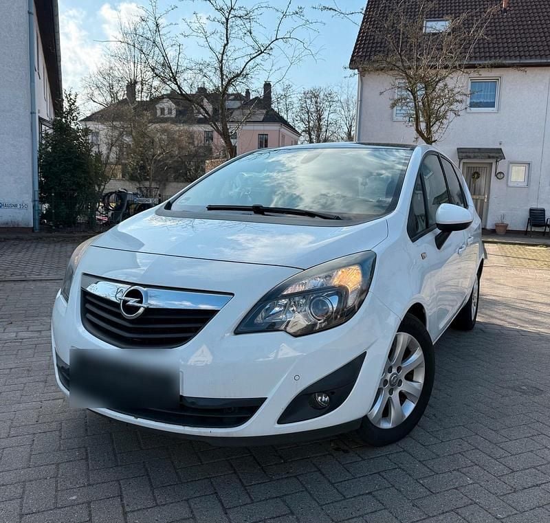 Gebraucht Opel Meriva 101 PS (74 kW) 2012 Weiß Van / Kleinbus