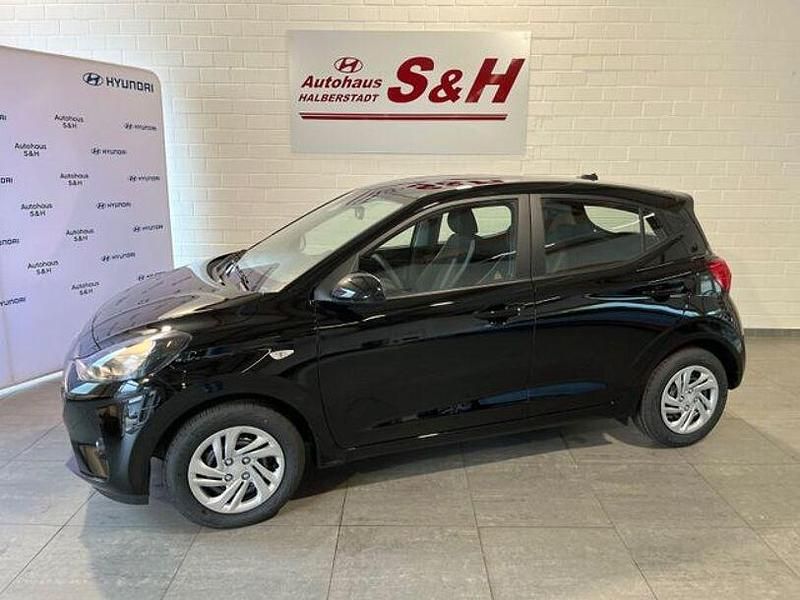 Gebraucht Hyundai i10 Select 67 PS (49 kW) 2024 Phantom black mineraleffekt Kleinwagen