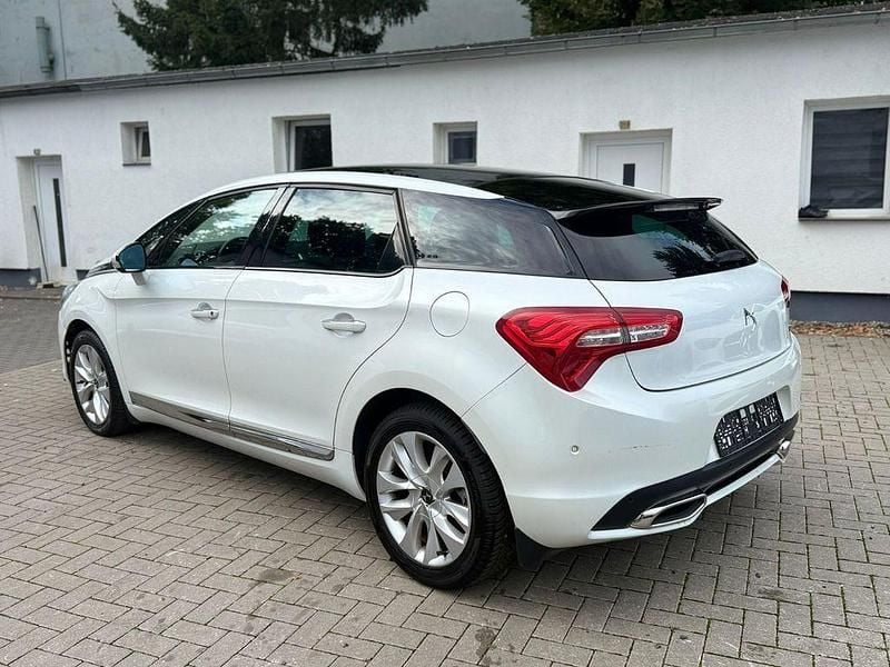 Gebraucht DS Automobiles DS5 150 PS (110 kW) 2016 Lack weiss perlglänzend/metall Kleinwagen