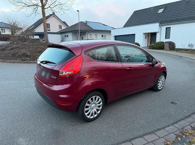 Gebraucht Ford Fiesta 82 PS (60 kW) 2010 Rot Kleinwagen