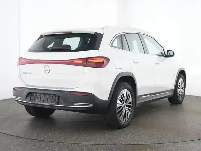 Używany Mercedes EQA250+ Progressive 139 kW (190 KM) 2025 Biały SUV