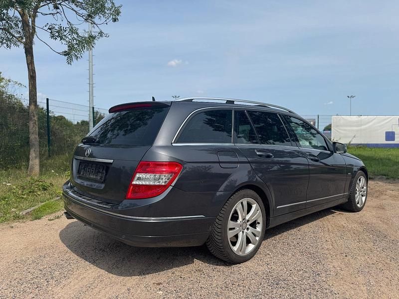 Grau Gebraucht 2009 Mercedes C220 Kombi | 3.900 € (Guter Preis) - Bild 1/4