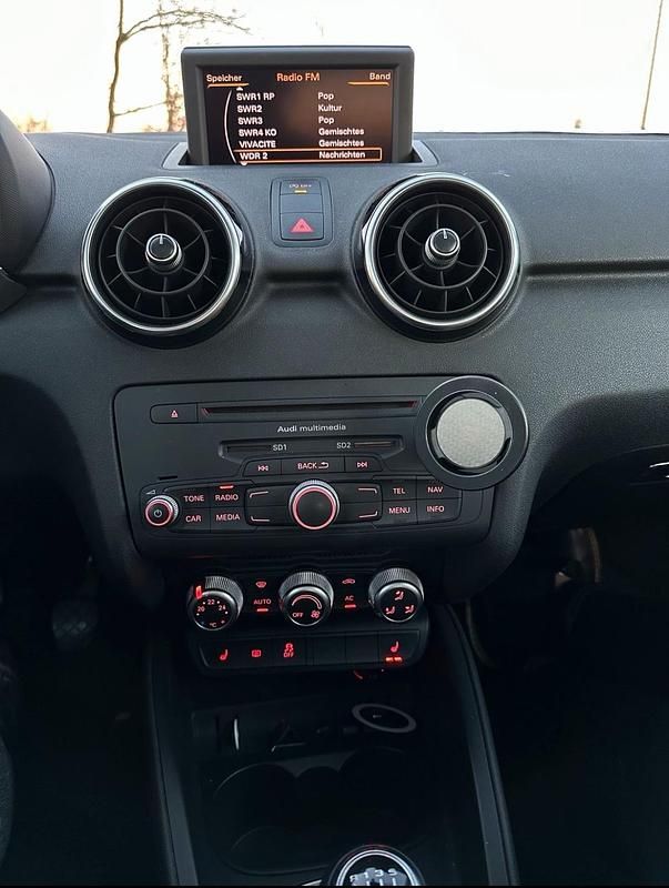 Gebraucht Audi A1 Sport 105 PS (77 kW) 2010 Weiß Kleinwagen