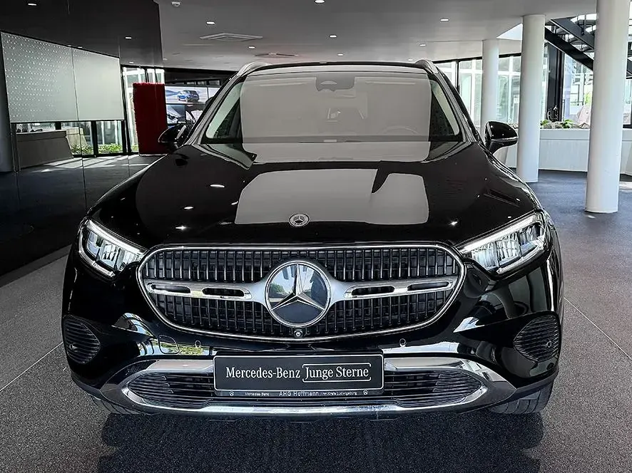 Gebraucht Mercedes GLC300 Avantgarde 204 PS (150 kW) 2023 Schwarz SUV