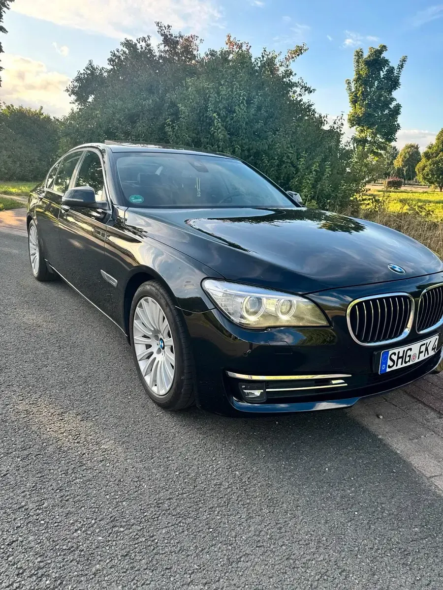 Gebraucht BMW 730 258 PS (189 kW) 2013 Schwarz Limousine