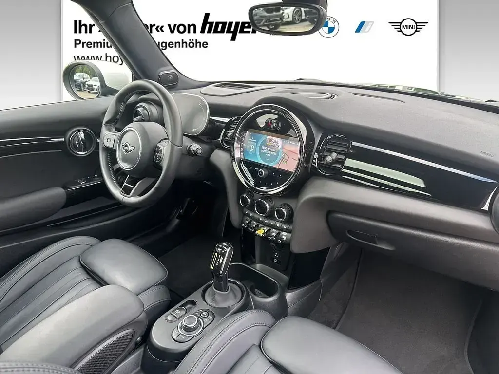 Gebraucht Mini Cooper SE Hatch 135 kW (184 PS) 2023 British racing green Kleinwagen