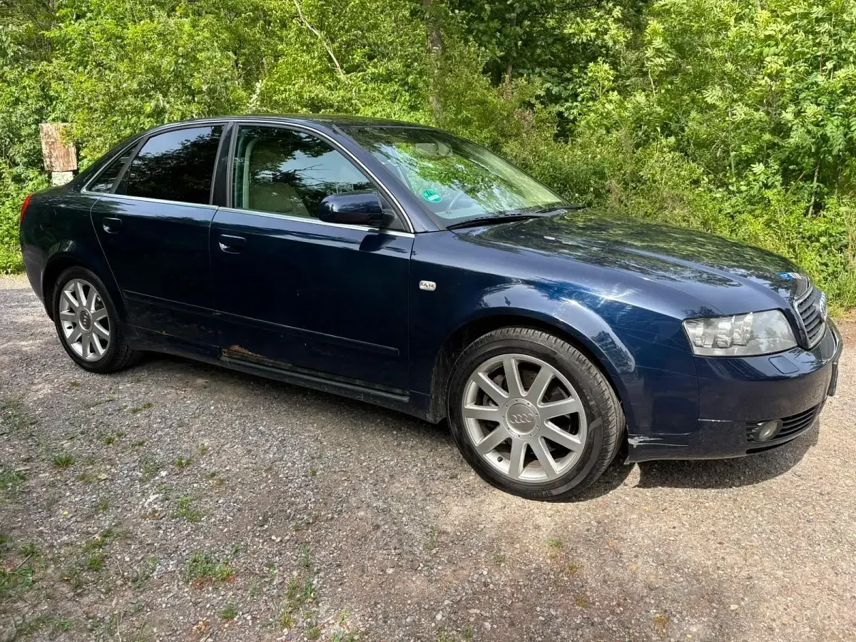 Gebraucht Audi A4 180 PS (132 kW) 2003 Blau Limousine