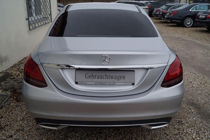Gebraucht Mercedes C220 194 PS (142 kW) 2019 Silber Limousine