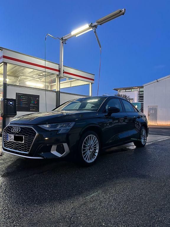 Używany Audi A3 Advanced 150 KM (110 kW) 2022 Czarny Sedan/Limuzyna