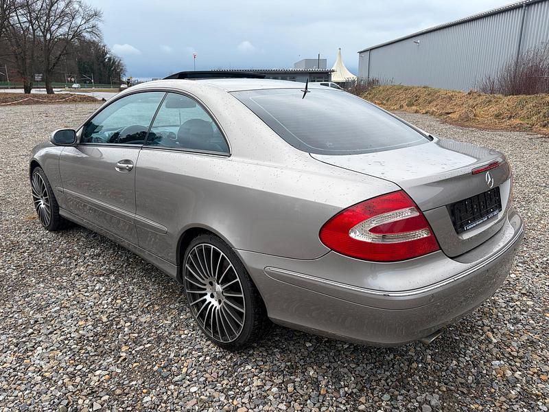 Gebraucht Mercedes CLK320 218 PS (160 kW) 2005 Silber Coupé