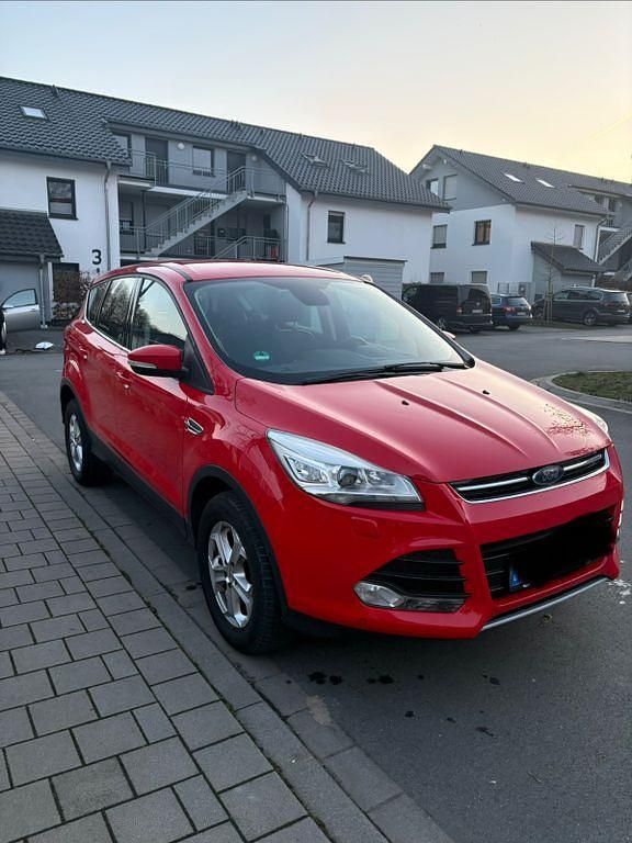 Gebraucht Ford Kuga SYNC Edition 120 PS (88 kW) 2015 Rot SUV