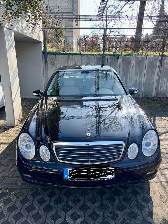 Gebraucht Mercedes E350 Avantgarde 272 PS (200 kW) 2006 Beige Limousine
