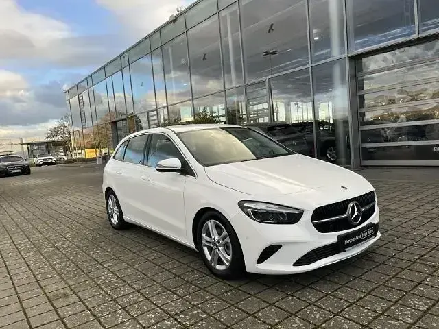 Gebraucht Mercedes B220 Progressive 190 PS (139 kW) 2024 Polarweiß Kleinwagen