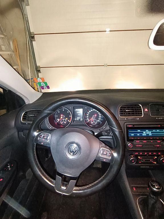 Gebraucht VW Golf VI Style 140 PS (102 kW) 2011 Silber Kleinwagen