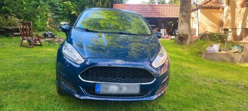 Blau Gebraucht 2016 Ford Fiesta Kleinwagen | 2.400 € (Superpreis) - Bild 1/4
