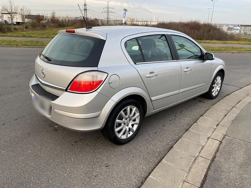 Gebraucht Opel Astra 105 PS (77 kW) 2004 Silber Limousine