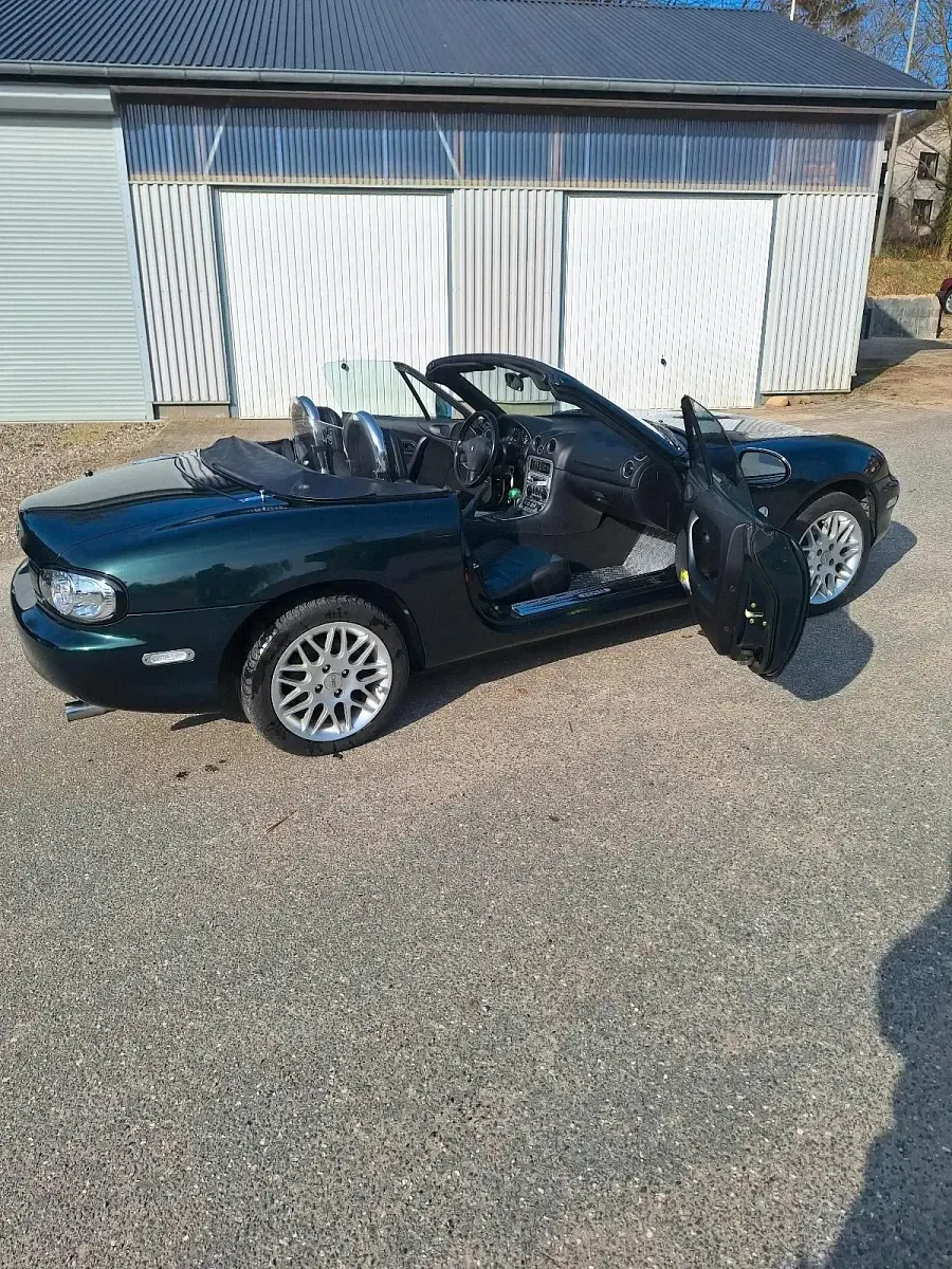 Second-hand Mazda MX5 110 CP (80 kW) 1999 Verde Cabrio