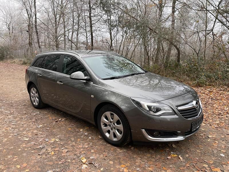 Grau Gebraucht 2017 Opel Insignia Sport Kombi | 7.900 € (Fairer Preis) - Bild 1/4