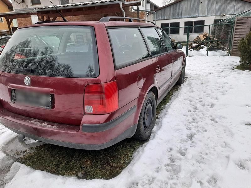 Gebraucht VW Passat 101 PS (74 kW) 1998 Rot Kombi