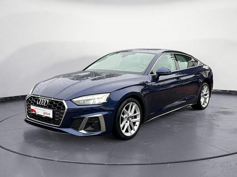 Navarrablau metallic Gebraucht 2022 Audi A5 Sportback S-Line Coupé | 42.830 € (Teuer) - Bild 1/4