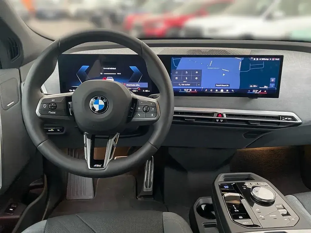 Gebraucht BMW iX M Sport 300 kW (408 PS) 2025 Weiß SUV