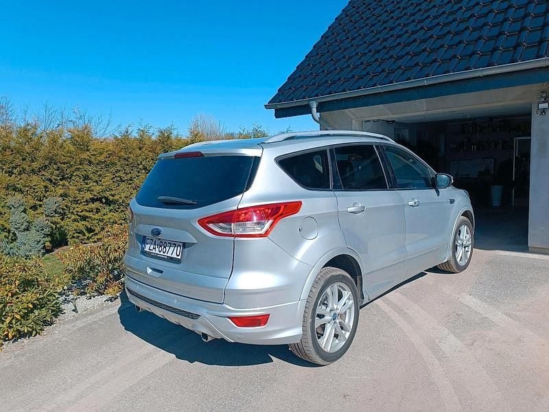 Gebraucht Ford Kuga Individual 140 PS (102 kW) 2015 Silber SUV