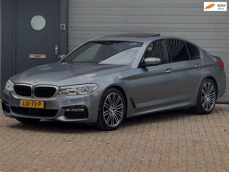 Grau Gebraucht 2018 BMW 530 Executive Limousine | 26.015 € (Teuer) - Bild 1/3