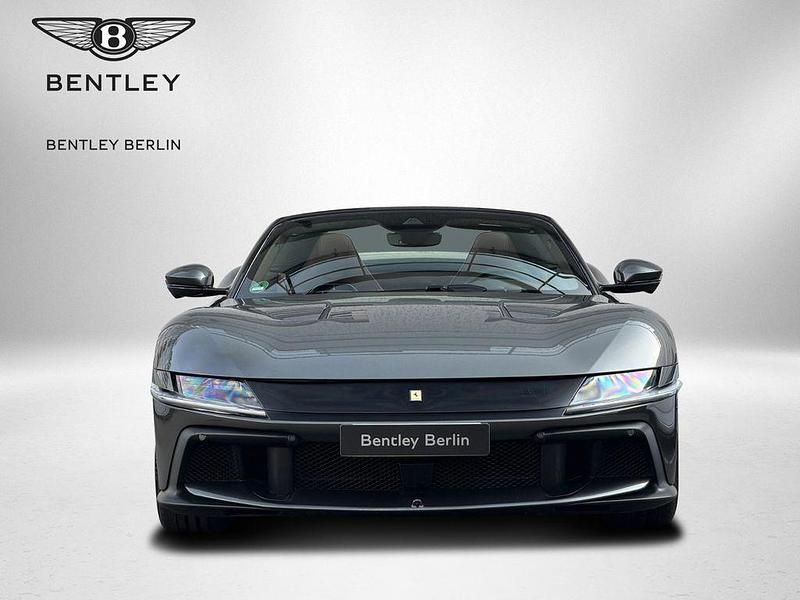 Gebraucht Ferrari 12 Cilindri 825 PS (606 kW) 2025 Grau Cabrio