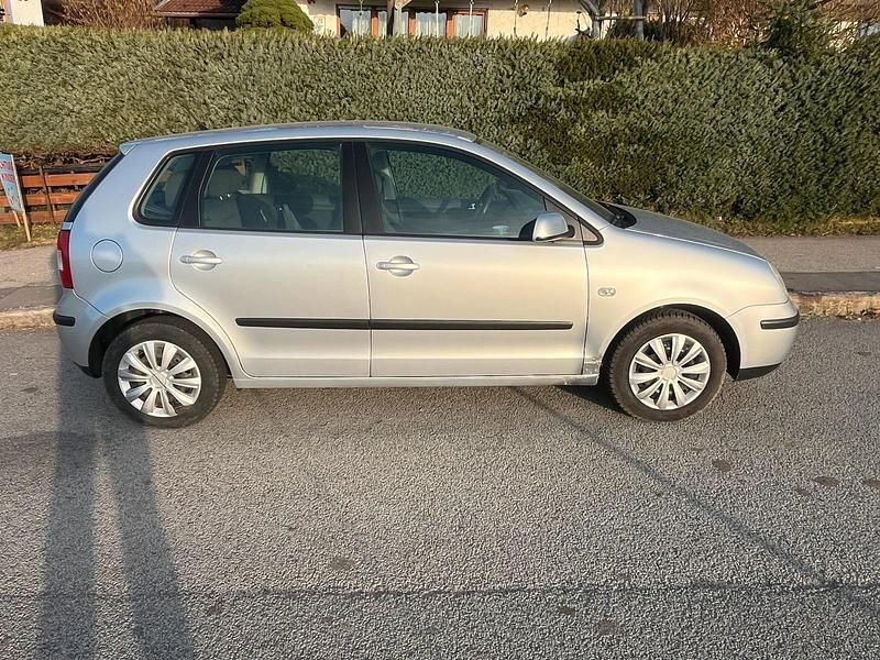 Gebraucht VW Polo 75 PS (55 kW) 2003 Silber Limousine