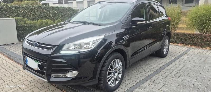 Gebraucht Ford Kuga Titanium 140 PS (102 kW) 2013 Schwarz SUV
