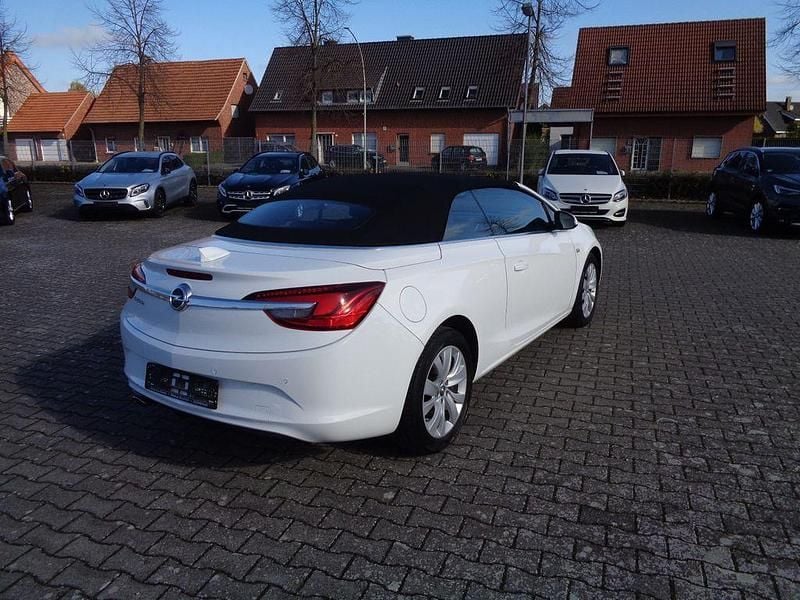Gebraucht Opel Cascada Edition 140 PS (102 kW) 2017 Weiß Cabrio