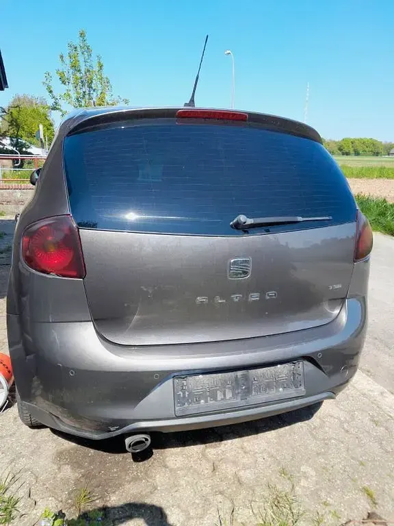 Occasion Seat Altea Reference 105 ch (77 kW) 2014 Gris Berline