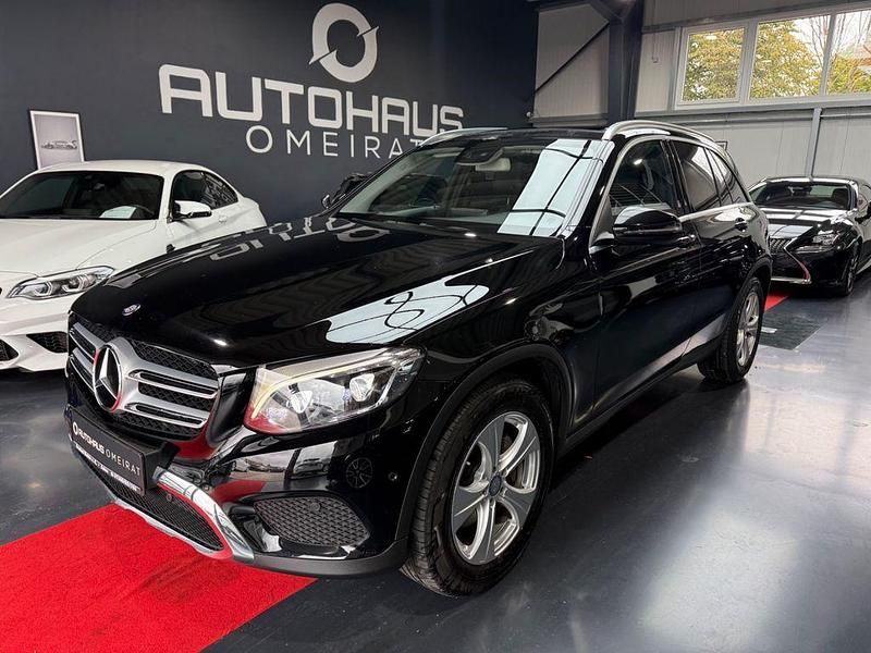 Schwarz Gebraucht 2016 Mercedes GLC220 AMG line SUV | 18.900 € (Fairer Preis) - Bild 1/4