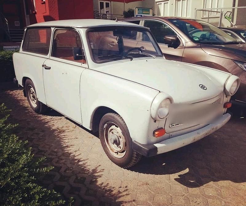 Grau Gebraucht 1987 Trabant 601 Kombi | 2.999 € - Bild 1/4
