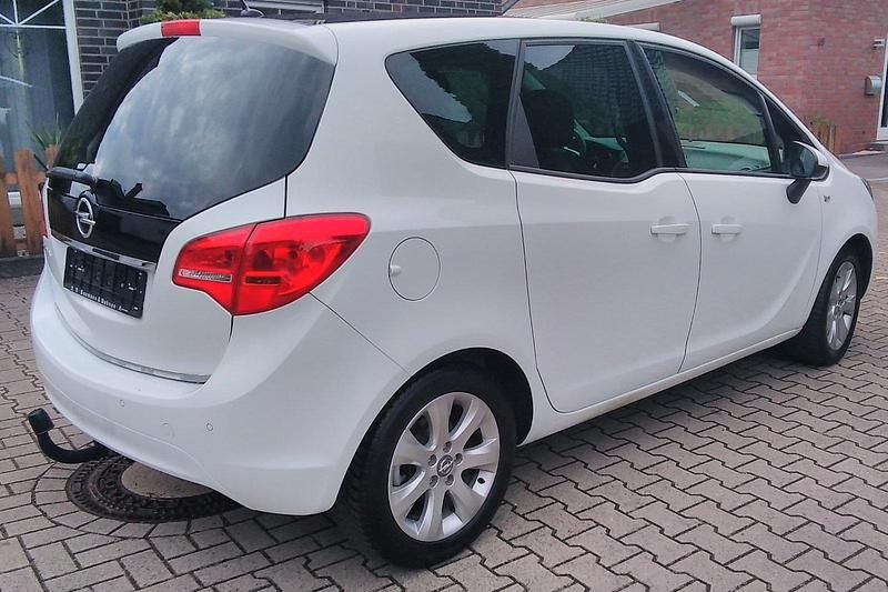 Gebraucht Opel Meriva 140 PS (102 kW) 2012 Weiß Van / Kleinbus