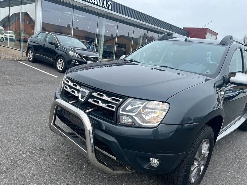 Gebraucht Dacia Duster Lauréate 109 PS (80 kW) 2016 Grau SUV