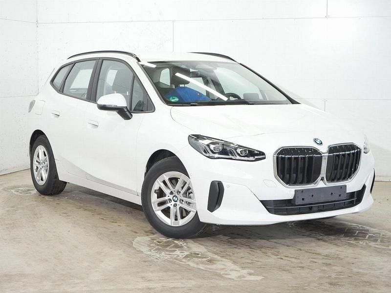 Gebraucht BMW 225 Efficient Dynamics 245 PS (180 kW) 2023 Schwarz Van / Kleinbus