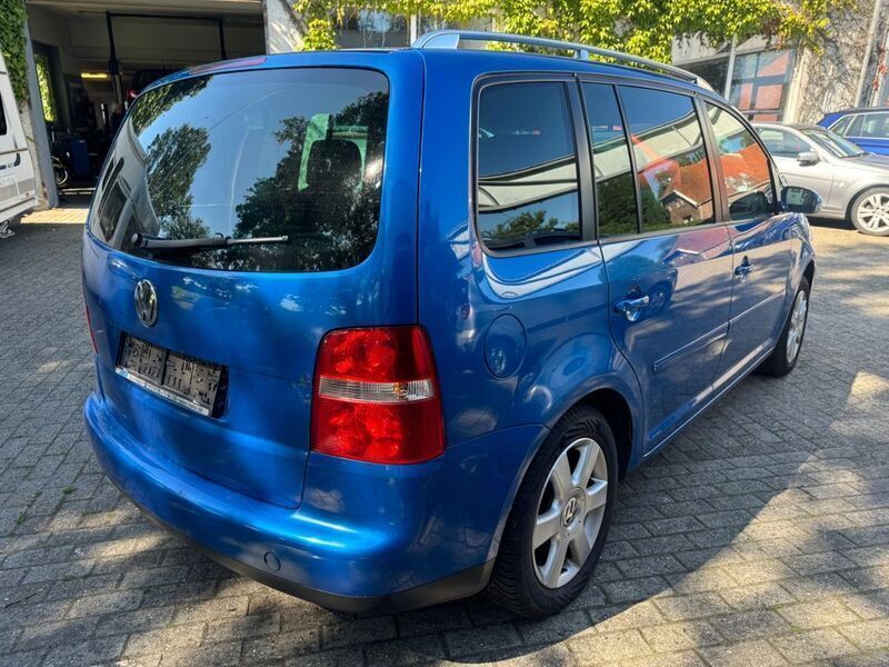 Gebraucht VW Touran Highline 105 PS (77 kW) 2004 Blau Van / Kleinbus