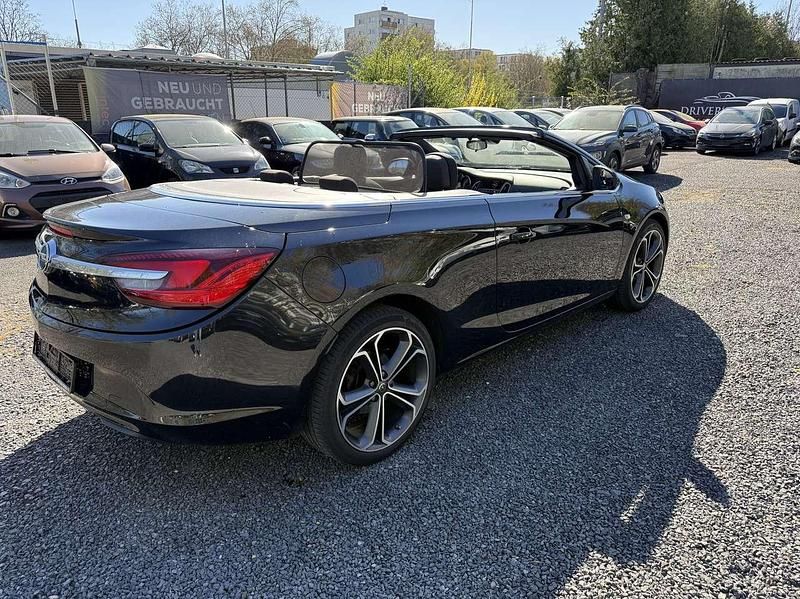 Gebraucht Opel Cascada Edition 140 PS (102 kW) 2016 Karbonschw graphitschw midnigh Cabrio