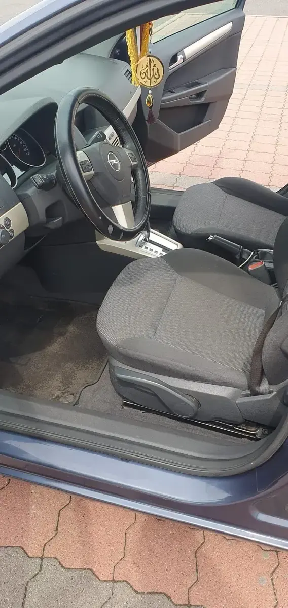 Gebraucht Opel Astra 120 PS (88 kW) 2008 Blau Limousine