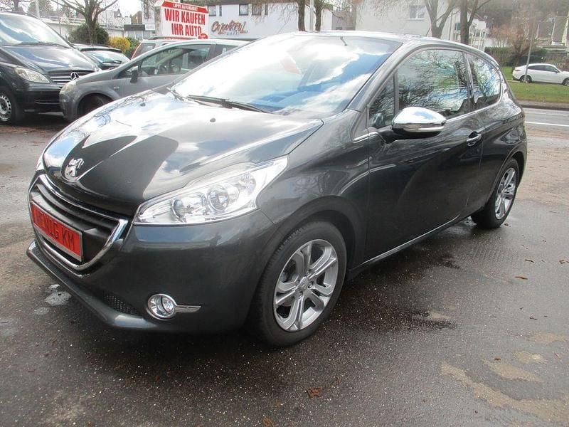 Gebraucht Peugeot 208 Allure 82 PS (60 kW) 2014 Kleinwagen