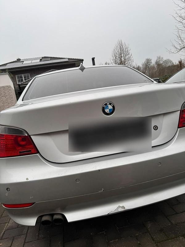 Gebraucht BMW 525 177 PS (130 kW) 2005 Silber Limousine
