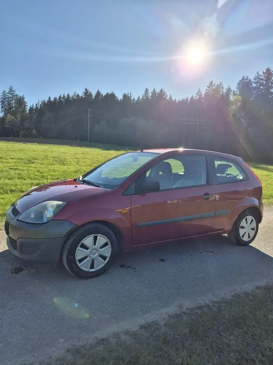 Gebraucht Ford Fiesta 60 PS (44 kW) 2006 Rot Kleinwagen