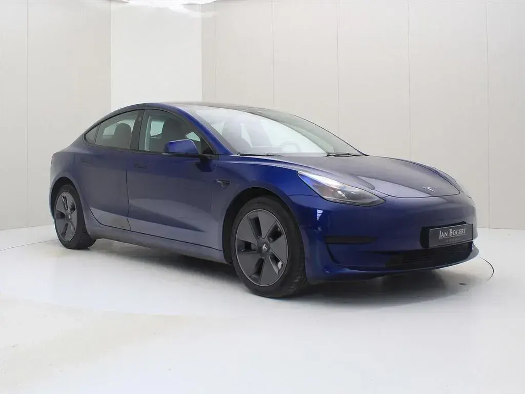 Käytetty Tesla Model 3 Standard Range 225 kW (306 HP) 2022 Sininen Sedan
