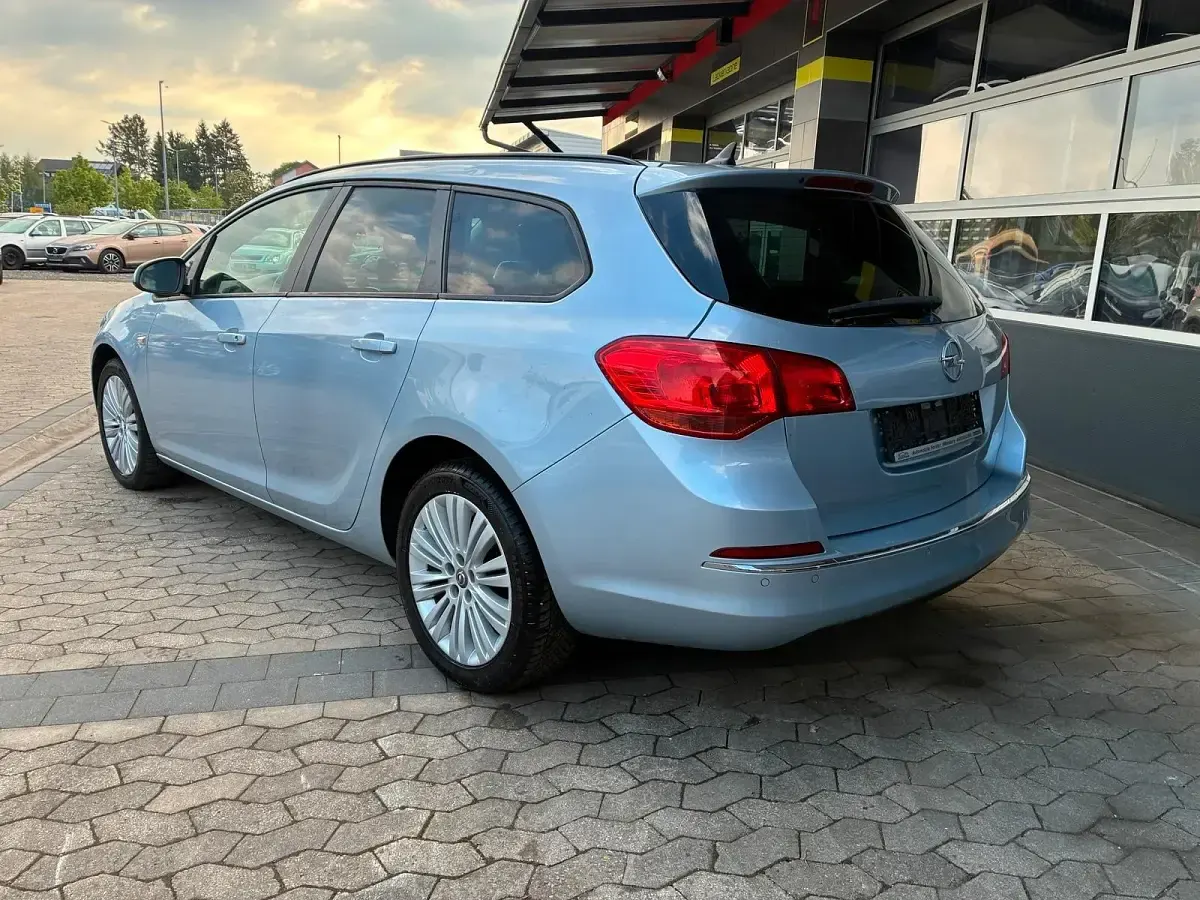 Gebraucht Opel Astra 140 PS (102 kW) 2015 Blau Kombi