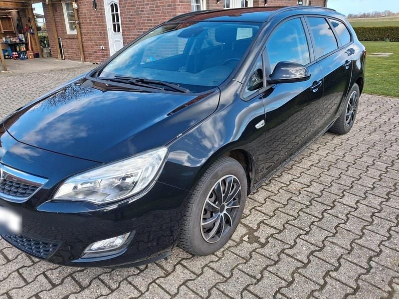 Gebraucht Opel Astra 116 PS (85 kW) 2011 Schwarz Kombi
