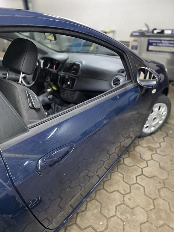 Gebraucht Fiat Punto 70 PS (51 kW) 2011 Blau Kleinwagen