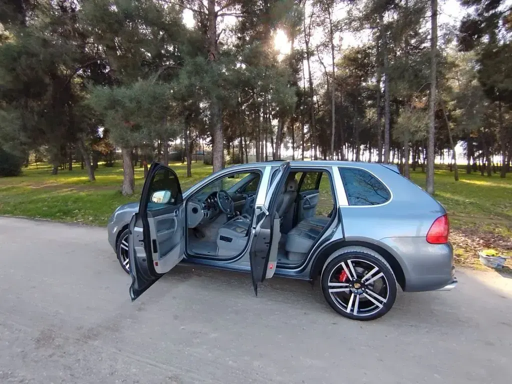 Gebraucht Porsche Cayenne Turbo 450 PS (330 kW) 2003 Grau SUV