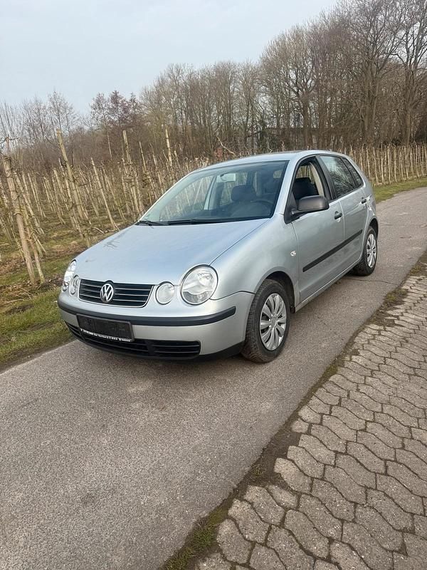 Gebraucht VW Polo 64 PS (47 kW) 2003 Silber Kleinwagen