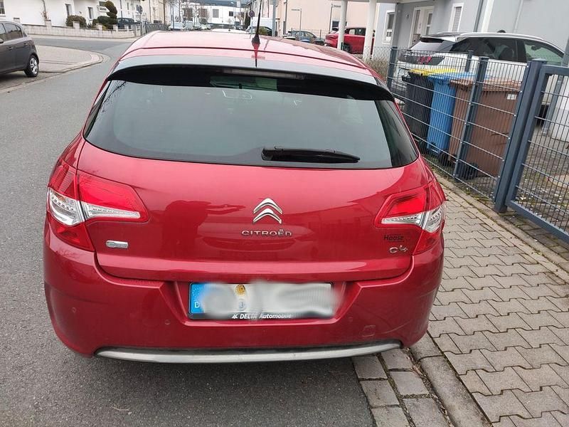 Gebraucht Citroën C4 SELECTION 114 PS (83 kW) 2013 Rot Limousine